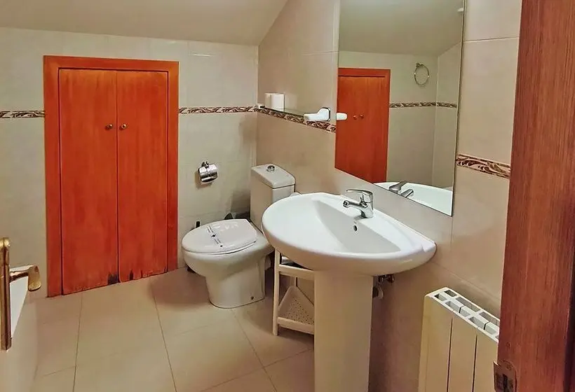 Apartamentos Pantebre 3000