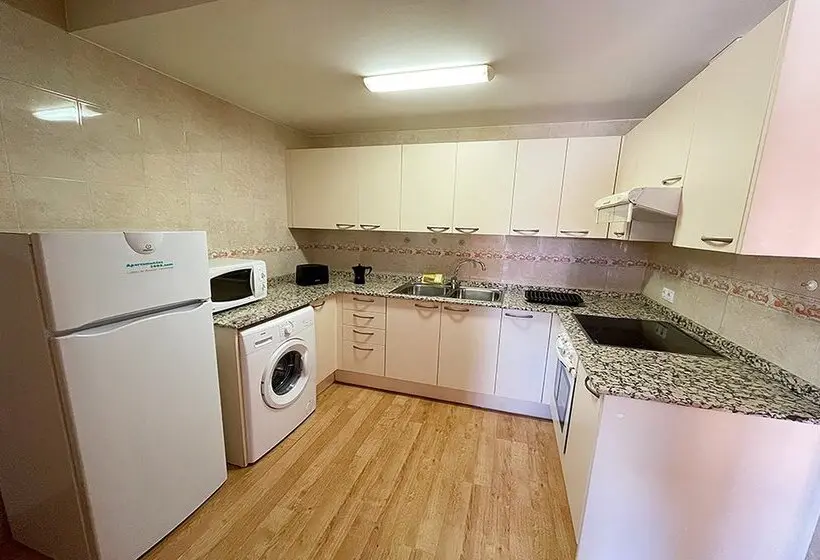Apartamentos Pantebre 3000