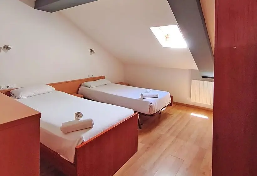 Apartamentos Pantebre 3000