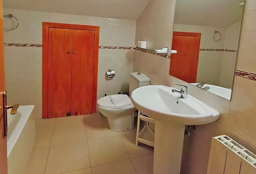 Apartamentos Pantebre 3000