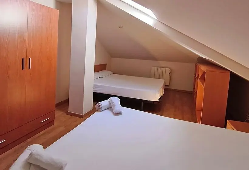 Apartamentos Pantebre 3000