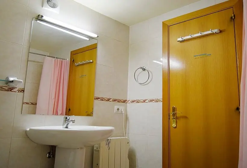 Apartamentos Pantebre 3000