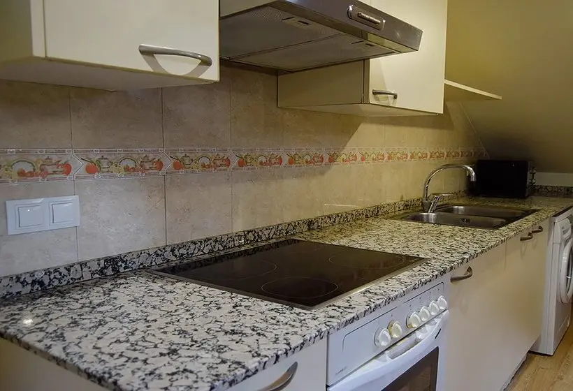 Apartamentos Pantebre 3000