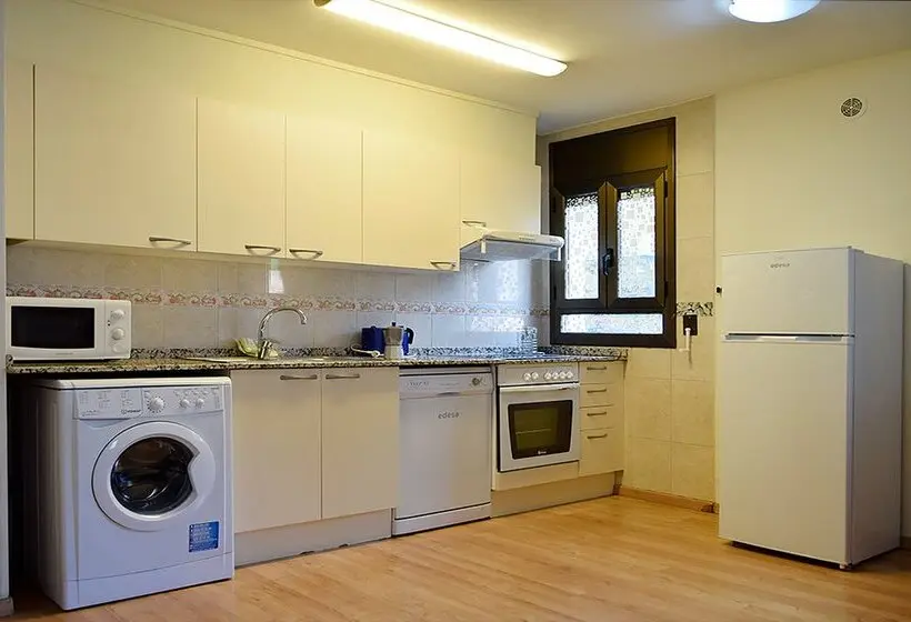 Apartamentos Pantebre 3000