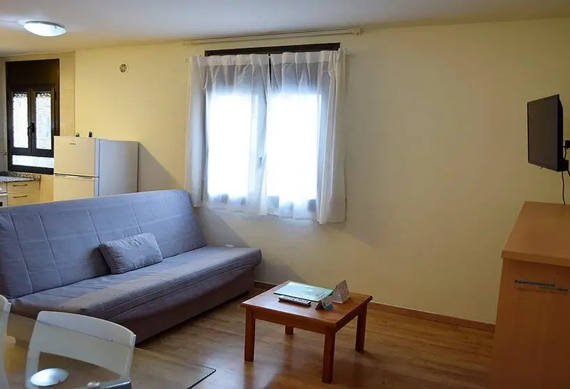 Apartamentos Pantebre 3000