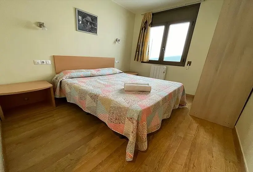 Apartamentos Pantebre 3000
