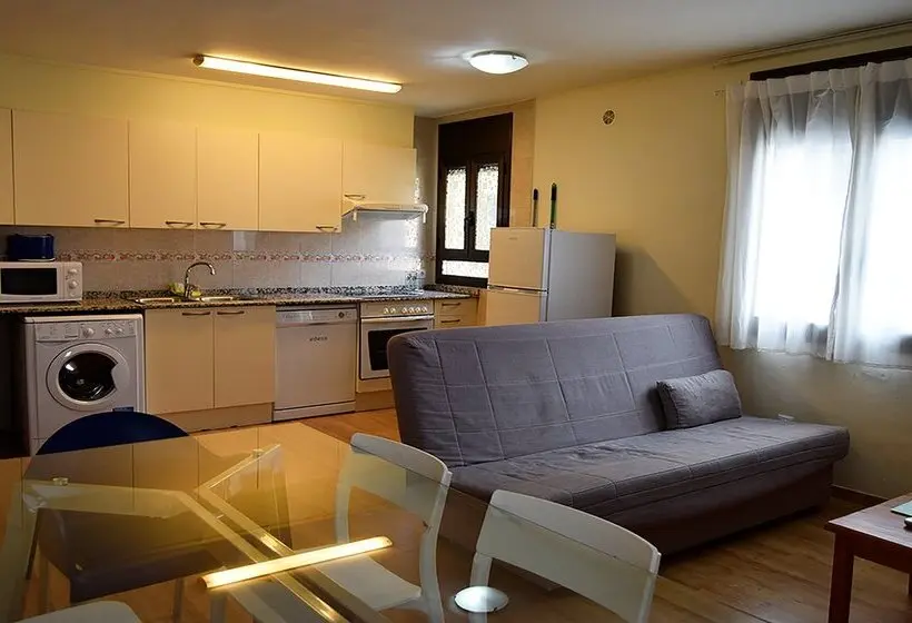Apartamentos Pantebre 3000
