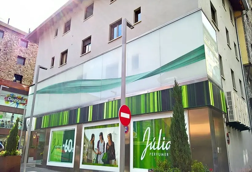 Apartamentos Pantebre 3000