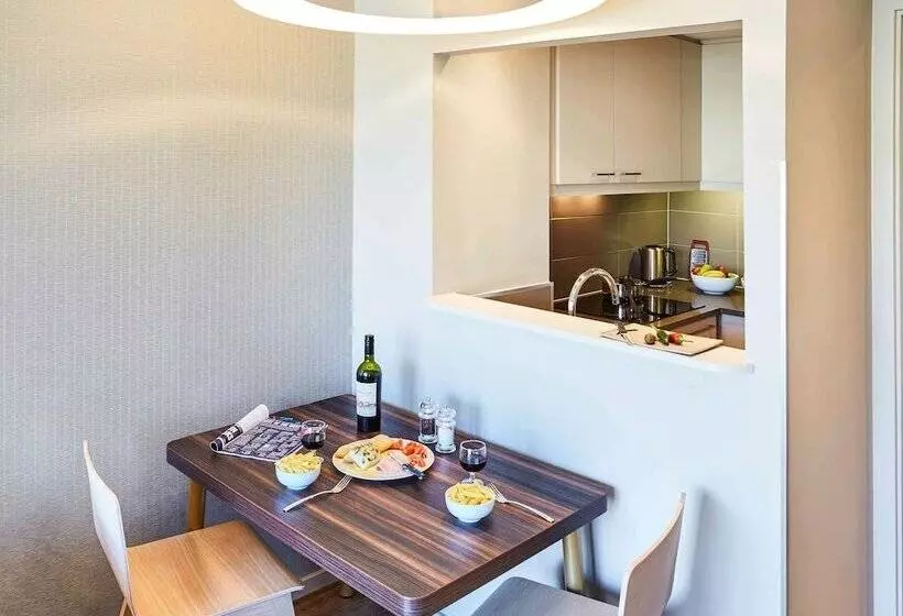 Aparthotel Adagio Edinburgh Royal Mile