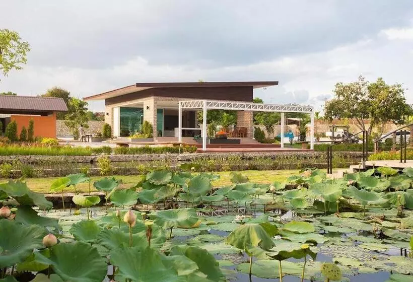 Bua Tara Resort