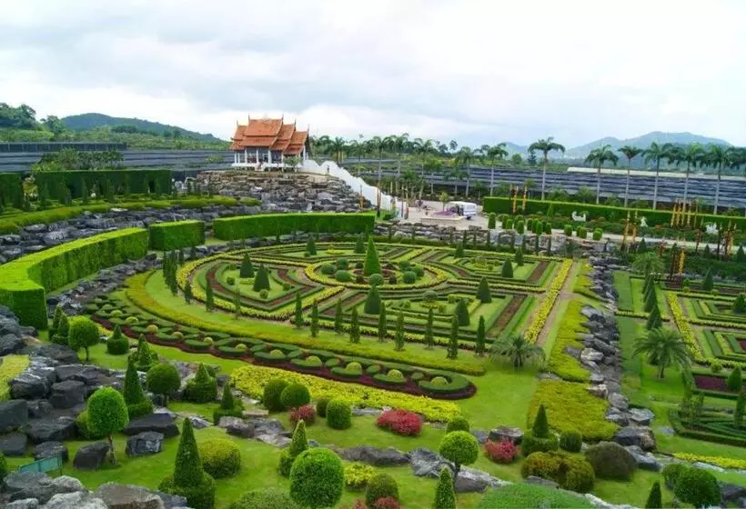 Bua Tara Resort