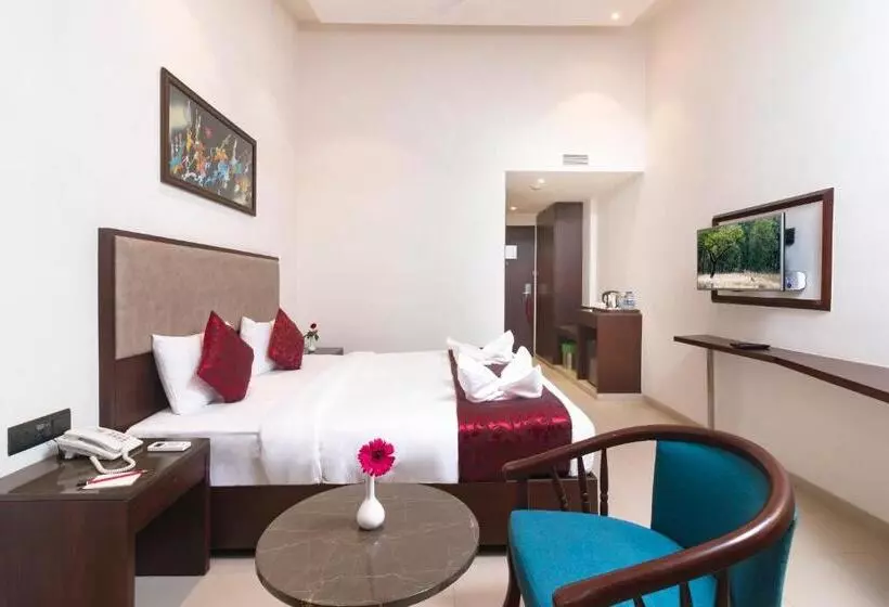 Hotelli 7 Apple Resort  Lonavala