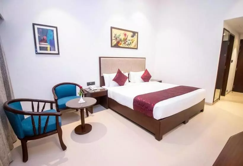 Hotelli 7 Apple Resort  Lonavala