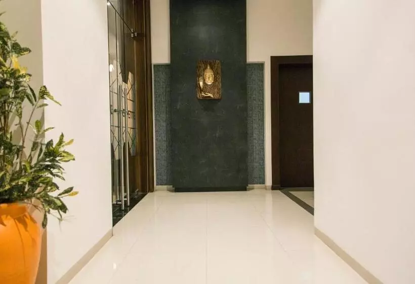 Hotelli 7 Apple Resort  Lonavala