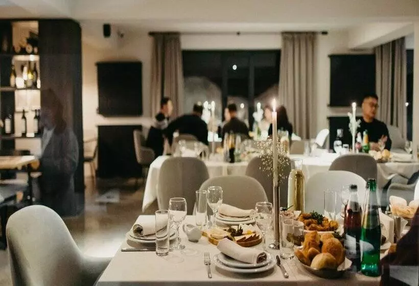 Hotel Alpina