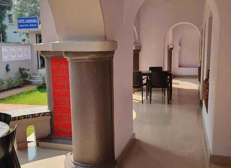 هتل Gandhara