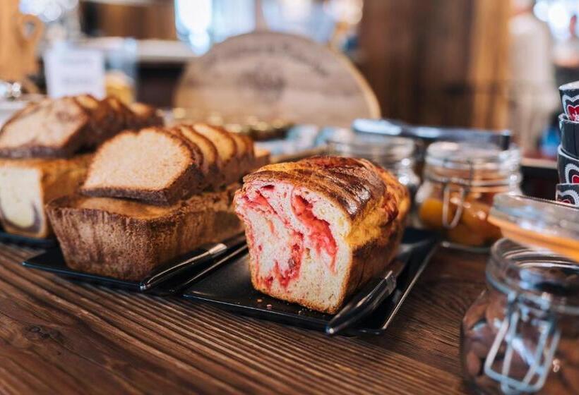 Отель La Maison Hôtel Les Peupliers