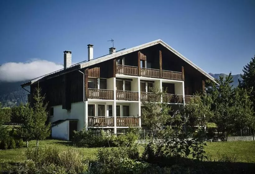 Hotelli La Maison Hôtel Les Peupliers
