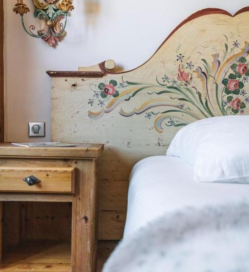 Отель La Maison Hôtel Les Peupliers