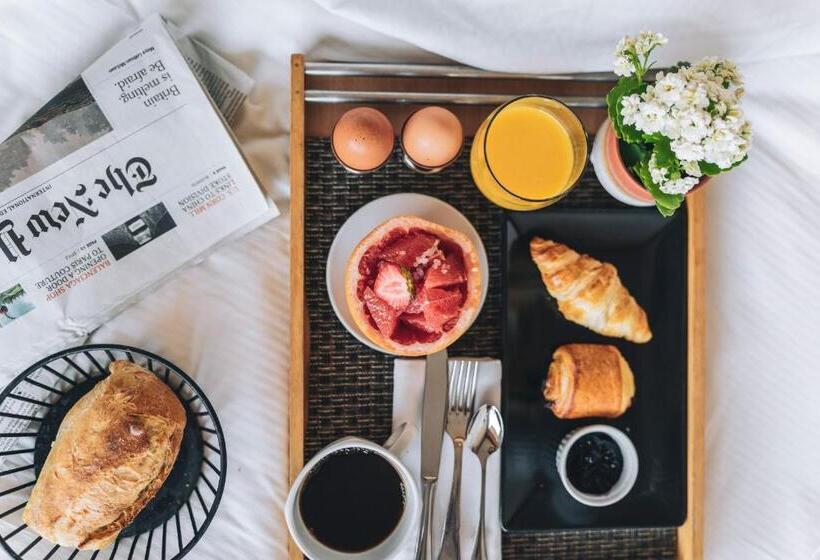 Отель La Maison Hôtel Les Peupliers