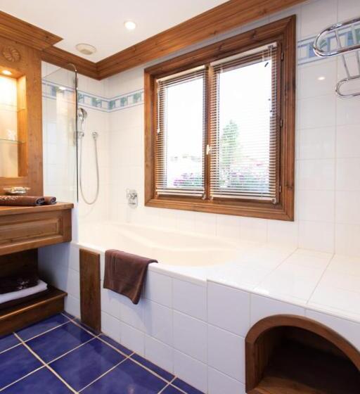 Отель La Maison Hôtel Les Peupliers