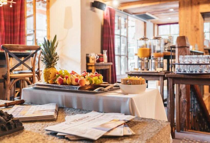 Отель La Maison Hôtel Les Peupliers