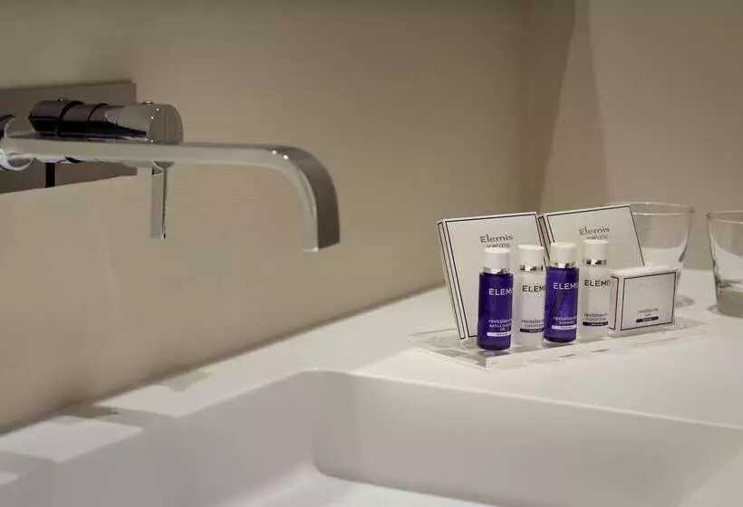 ホテル Park Plaza London Park Royal