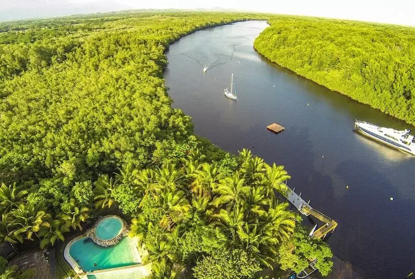 هتل Puerto Barillas