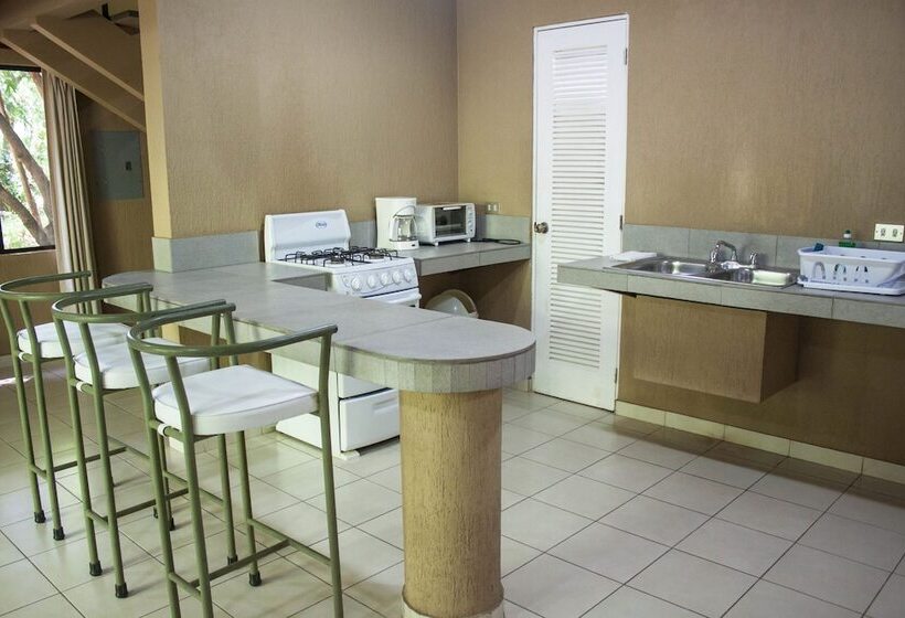 هتل Puerto Barillas