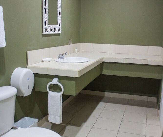 هتل Puerto Barillas