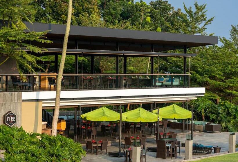 ホテル Royal Tulip Gunung Geulis Resort And Golf