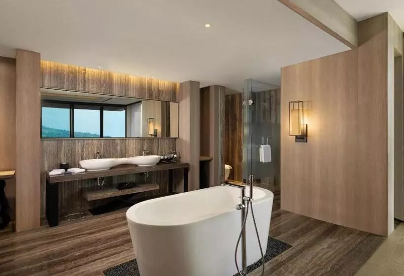 ホテル Royal Tulip Gunung Geulis Resort And Golf