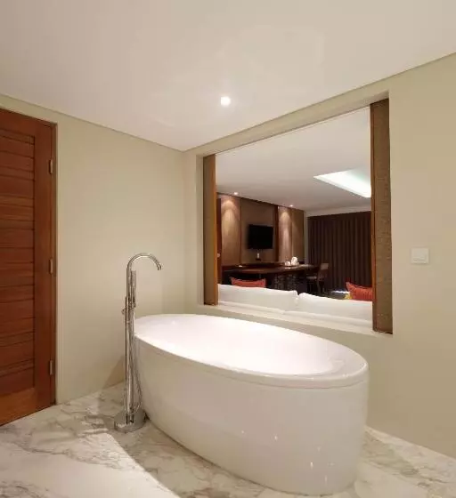 The Bandha Hotel & Suites