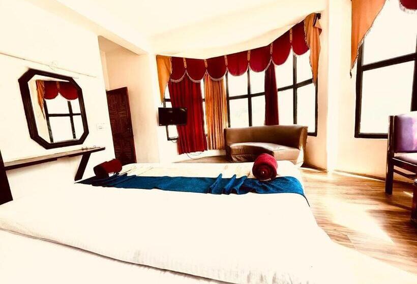 בית מלון כפרי Jubilant Manali