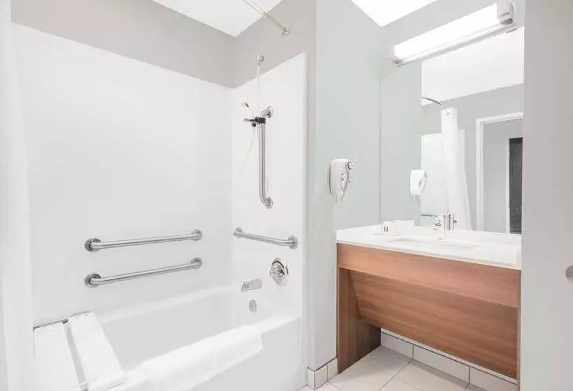 Microtel Inn & Suites By Wyndham Binghamton