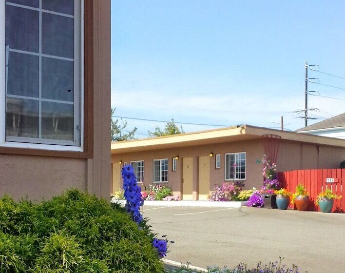 汽车旅馆  Uptown Inn