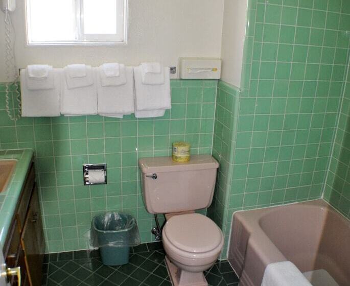 汽车旅馆  Uptown Inn