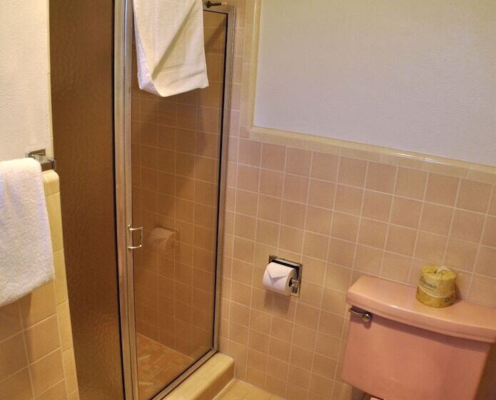 汽车旅馆  Uptown Inn