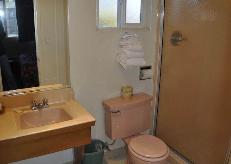 汽车旅馆  Uptown Inn