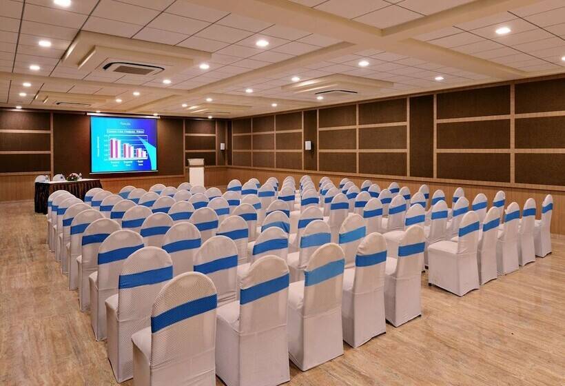 Hotell Sarovar Portico Sasangir