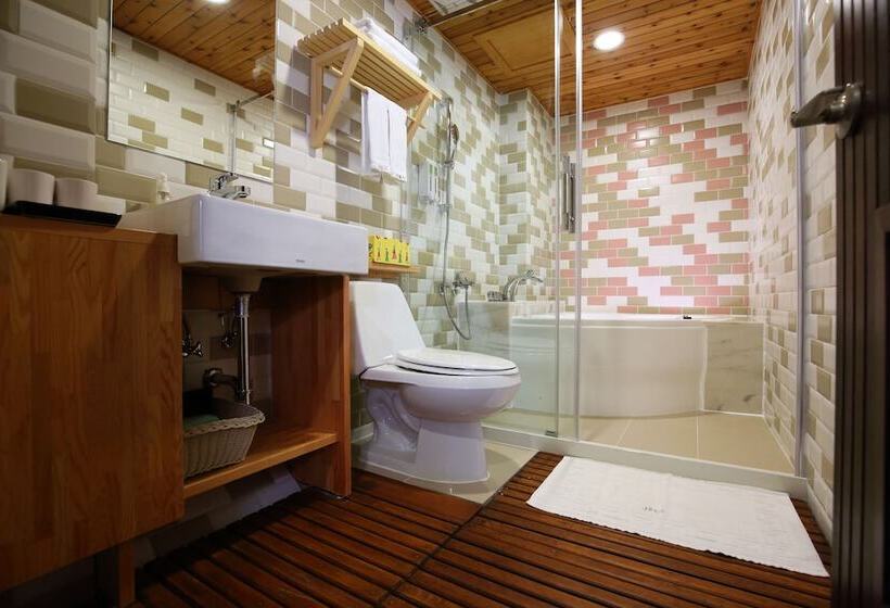 تختخواب و صبحانه Cypress House