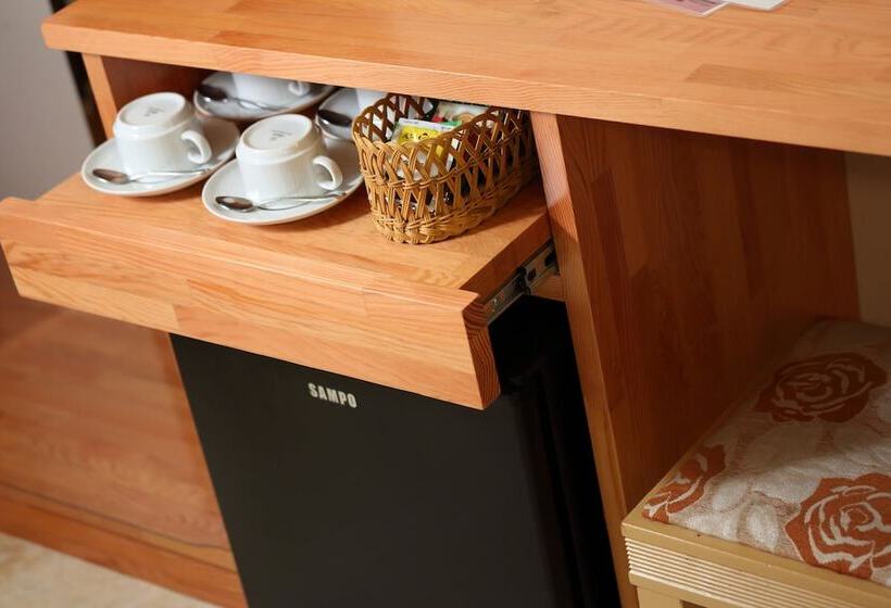 تختخواب و صبحانه Cypress House