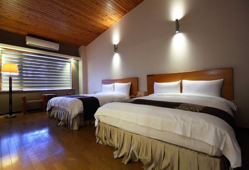 تختخواب و صبحانه Cypress House