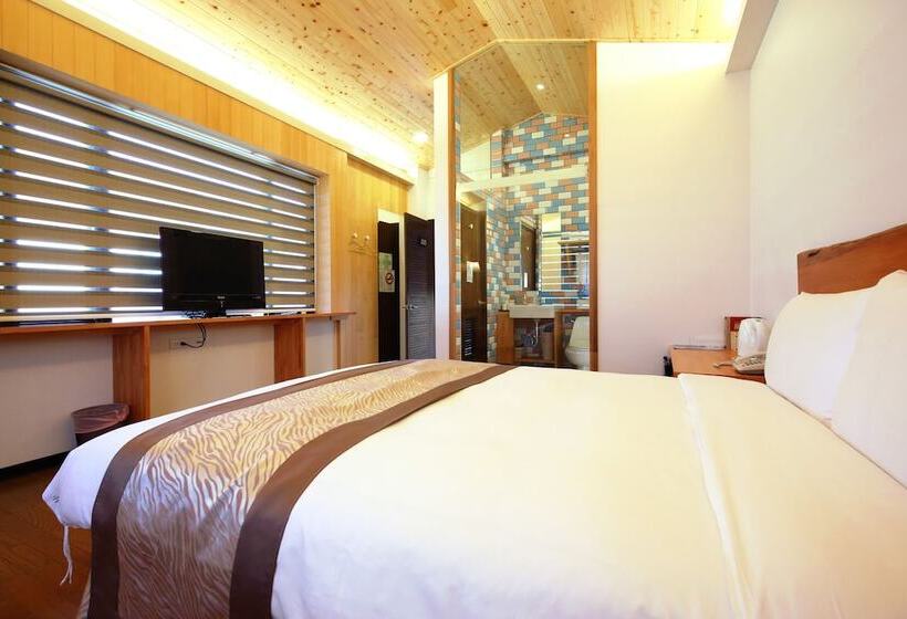 تختخواب و صبحانه Cypress House