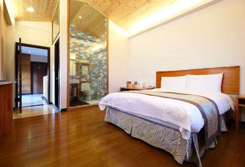 تختخواب و صبحانه Cypress House