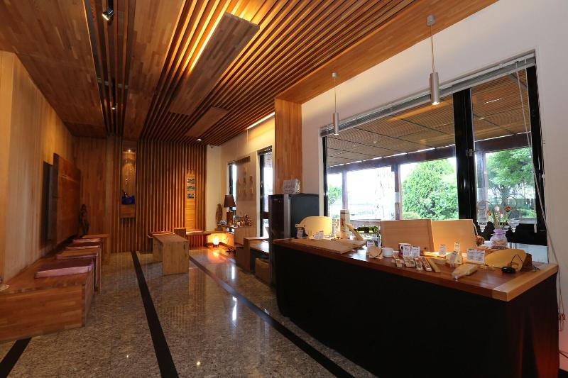 تختخواب و صبحانه Cypress House