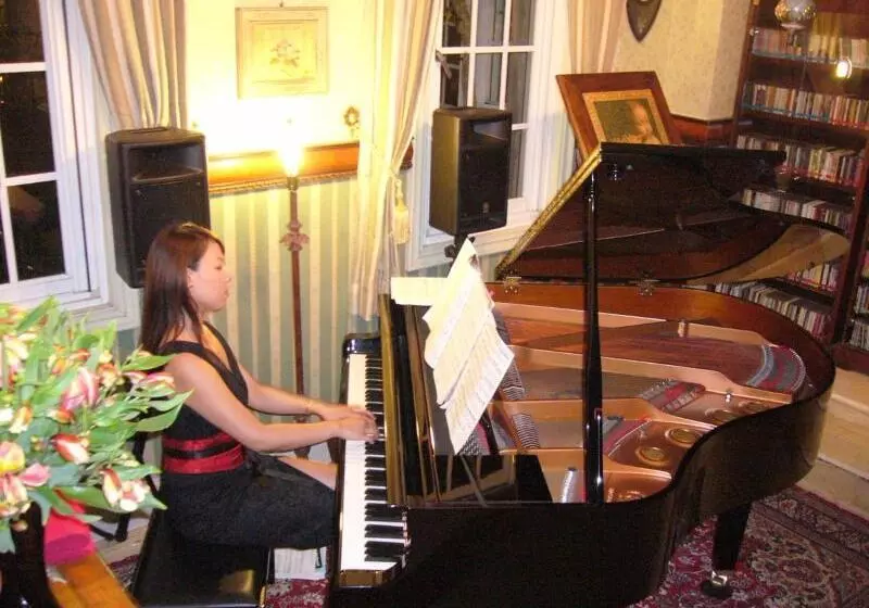 تختخواب و صبحانه Shangrila Music Villa