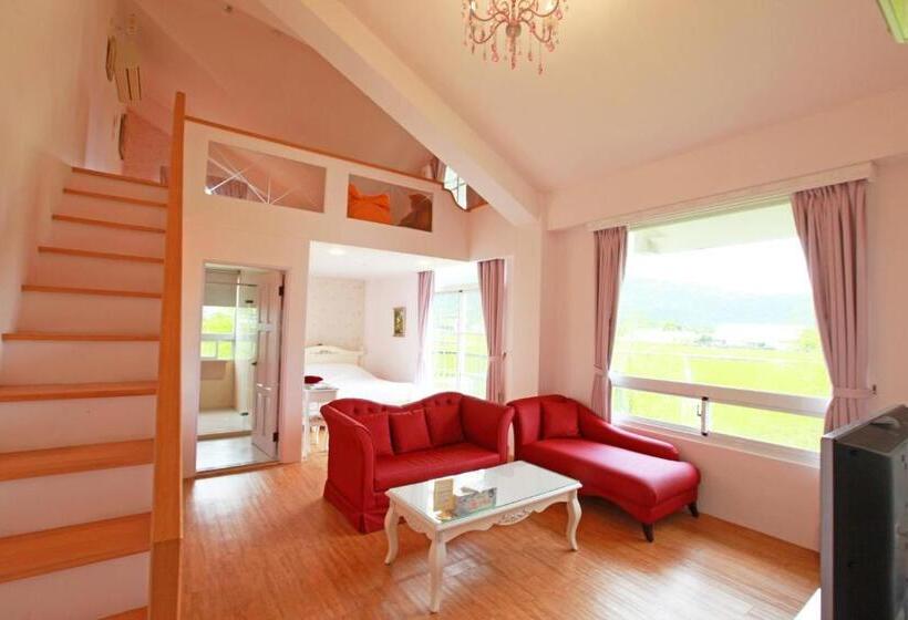 تختخواب و صبحانه Sigma Castle