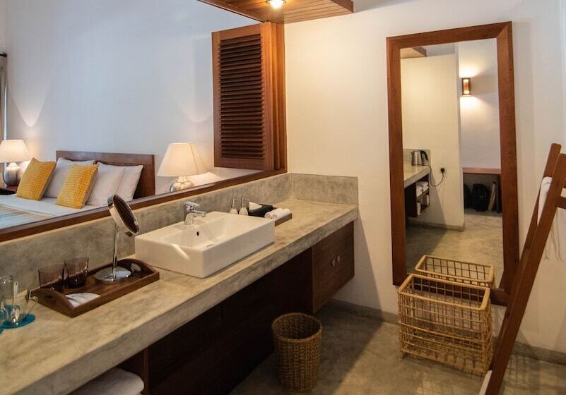 Lantern Boutique Hotel By Reveal