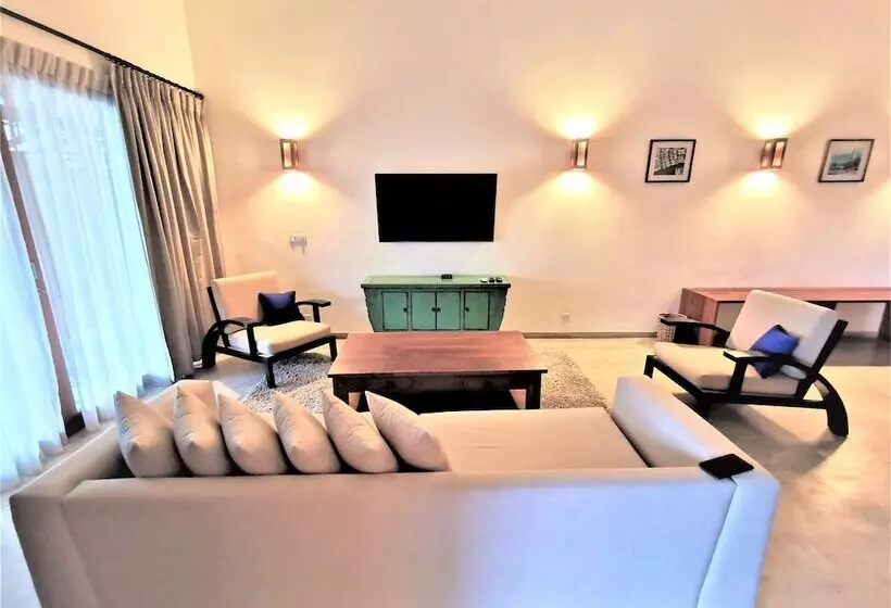 Lantern Boutique Hotel By Reveal